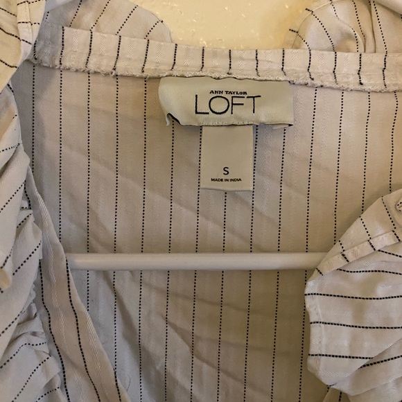 Ann Taylor Loft Ruffled Button Down - Picture 3 of 3